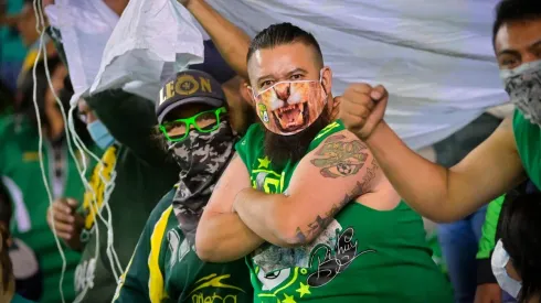 Los fans esmeraldas no tuvieron reparo en agredir a la directiva atlista