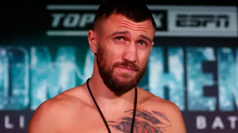 Vasyl Lomachenko destruyó a Floyd Mayweather.