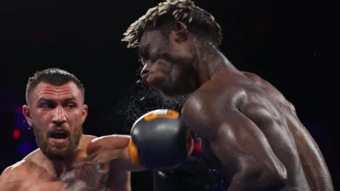 Lomachenko le dio una paliza a Commey.