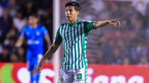 El mexicano tan sólo suma 254 minutos en seis partidos