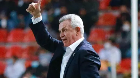 Javier Aguirre en la visita al Necaxa