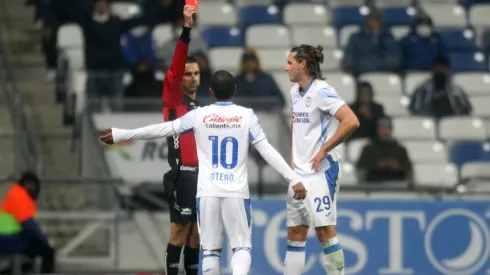 Expulsión de Santiago Giménez en Cruz Azul