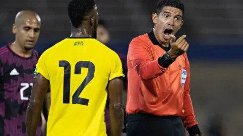 El árbitro salvadoreño Ismael Cornejo no señaló el penalti.