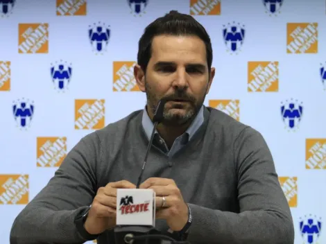 Davino da la cara por el fracaso de Rayados, reprueba manifestaciones violentas y sostiene al Vasco en el puesto