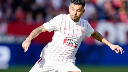 Tecatito Corona contra el Real Betis