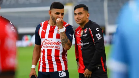 ¿Y Chivas? Encuentran en el perfil de Facebook de Alexis Vega una foto que demuestra su cariño por otro club de México