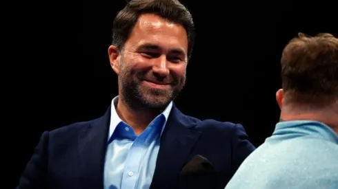 Eddie Hearn habló de Canelo Álvarez a semanas de la pelea.