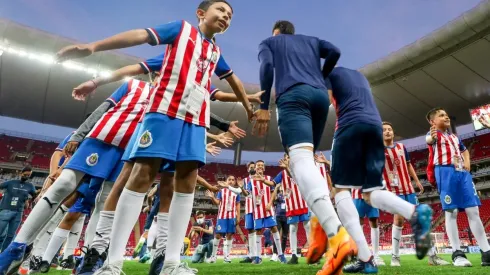 ¡Una buena! Chivas recupera un soldado para la segunda batalla con Atlas