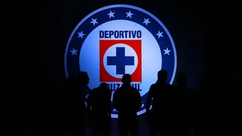Escudo de Cruz Azul antes de la obtención del título del Clausura 2021.