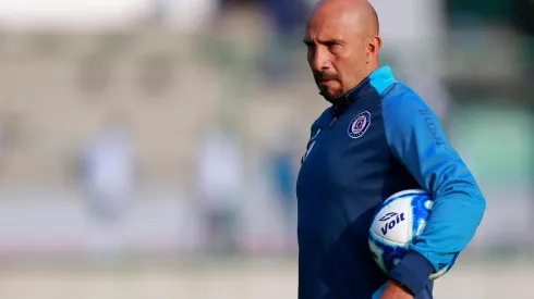 Oscar el Conejo Pérez en una pretemporada previa con Cruz Azul.