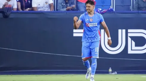 Ángel Romero mantiene el contacto con un grande de Brasil.