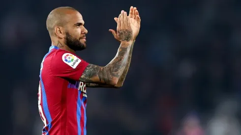 Pumas avanzó por Dani Alves y espera respuesta