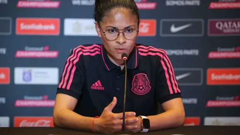 Mónica Vergara en la conferencia previa al partido México contras Estados Unidos en Campeonato W.