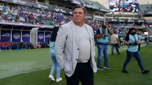 Miguel Herrera habló de la situación del mediocampista brasileño.