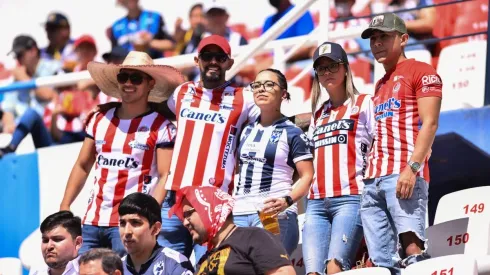 Confraternidad en las gradas del San Luis vs Rayados.