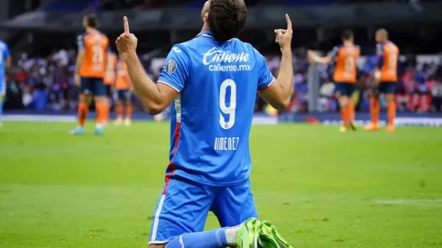 Santiago Giménez llegó a 20 goles con Cruz Azul en Liga MX.