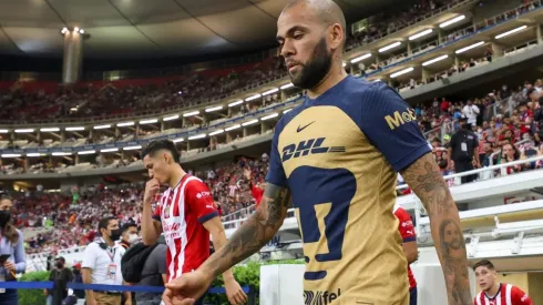VIDEO: La playera que reservó Dani Alves para un jugador de Chivas