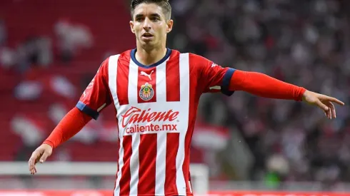 Isaac Brizuela en la victoria de Chivas contra los Pumas.