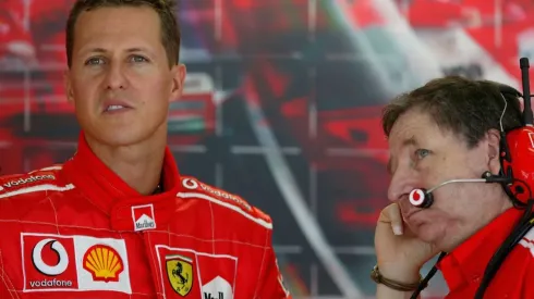 Todt junto a Michael Schumacher en el Gran Premio de Malasia 2004.