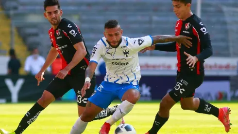 Duván Vergara entre Gaddi Aguirre y Diego Barbosa.