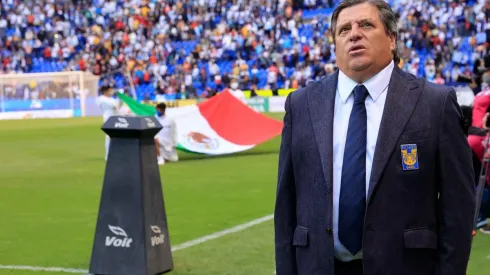 Negro Santos trató de "fracasado" y "mal entrenador" al Piojo