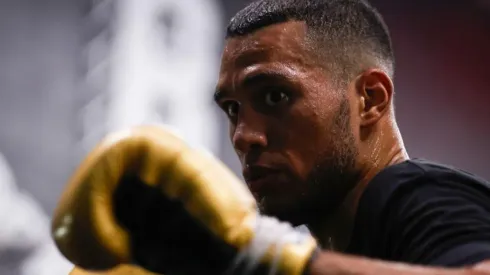 David Benavidez volvió a tundir a Canelo Álvarez