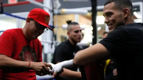 El padre David Benavídez vuelve a tundir a Canelo Álvarez con fuertes mensajes.