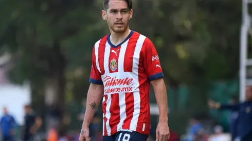 Canelo Angulo ya sumó minutos con Chivas.