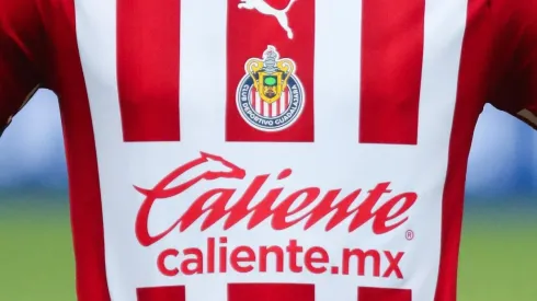 Un futbolista de Chivas bajó considerablemente su valor.