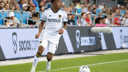 Julián Araujo vive cuarta temporada con Los Ángeles Galaxy.