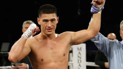 Dmitry Bivol y un polémica declaración sobre la revancha con Canelo Álvarez.