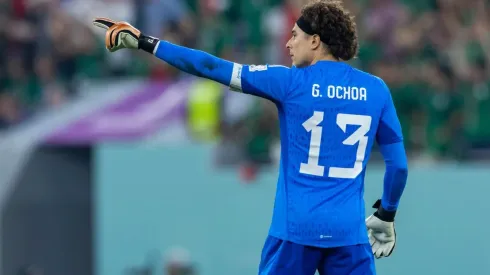 Guillermo Ochoa en el partido contra Polonia en Qatar 2022.