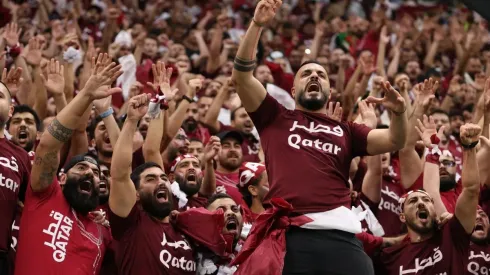 Los aficionados cataríes en el partido inaugural de la Copa del Mundo Qatar 2022.