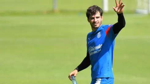 Antonio Briseño en la pretemporada de las Chivas para el torneo Clausura 2023.