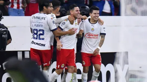 Chivas superó a Atlas en el Clásico Tapatío.