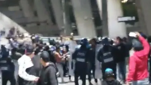 Problemas en una de las rampas del Estadio Azteca