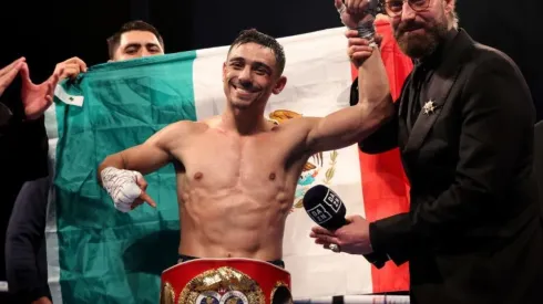 El Venado López comenzaría a negociar su primera defensa mundialista.