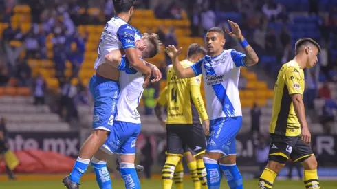 Puebla resolvió el partido con tres goles en la primera parte.