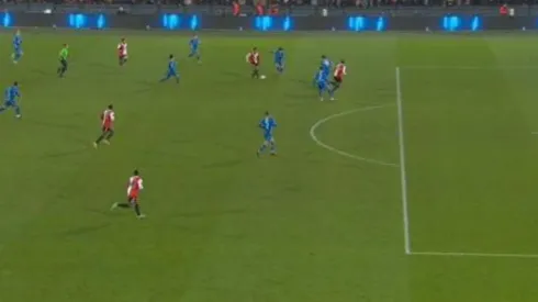 Santi Giménez había marcado ante el AZ Alkmaar