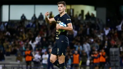 Juan Dinenno tras su gol ante Chivas.