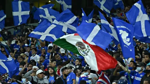 Un fanático de la Máquina casi hace una locura con su playera.