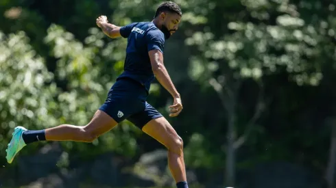 Diogo de Oliveira en un entrenamiento con Pumas.