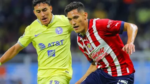 Chivas de Guadalajara y América se enfrentan en un nuevo Clásico Nacional.