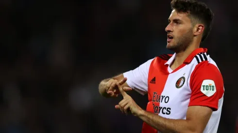 Santiago Giménez habló del duelo por Europa League