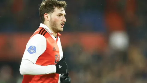 Santiago Giménez suma cinco goles en la Europa League