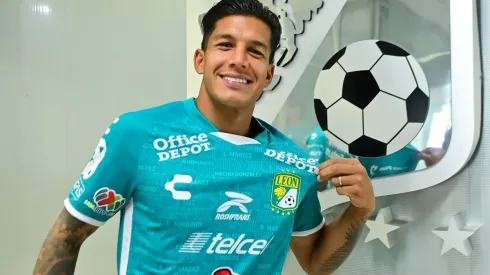 Lucas Romero en su presentación con el León.