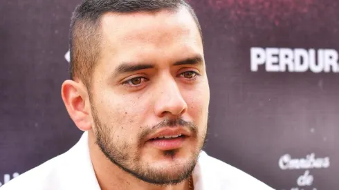 Sergio Flores enciende el Clásico Tapatío al tirar varios tiros contra Atlas