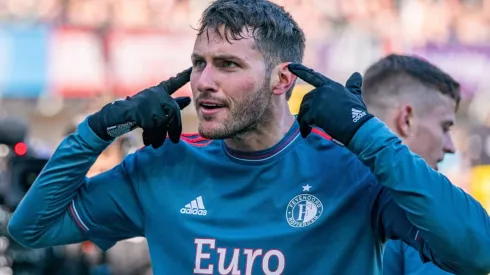 Santiago Giménez convirtió su noveno gol en la Eredivisie