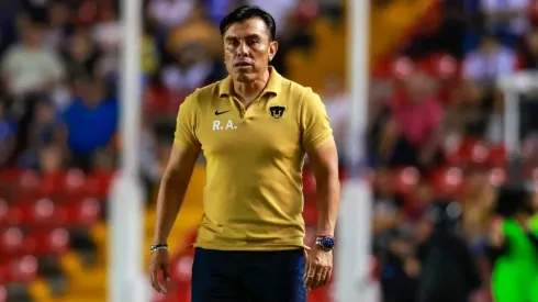 Raúl Alpízar en el partido ante Querétaro.