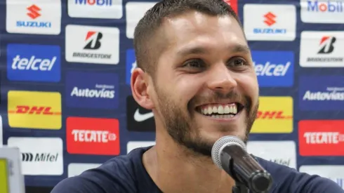 Nicolás Freire en conferencia de prensa.